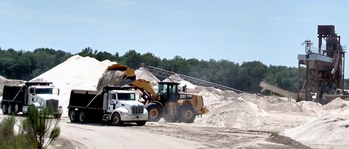 CB Sand and fill dirt service